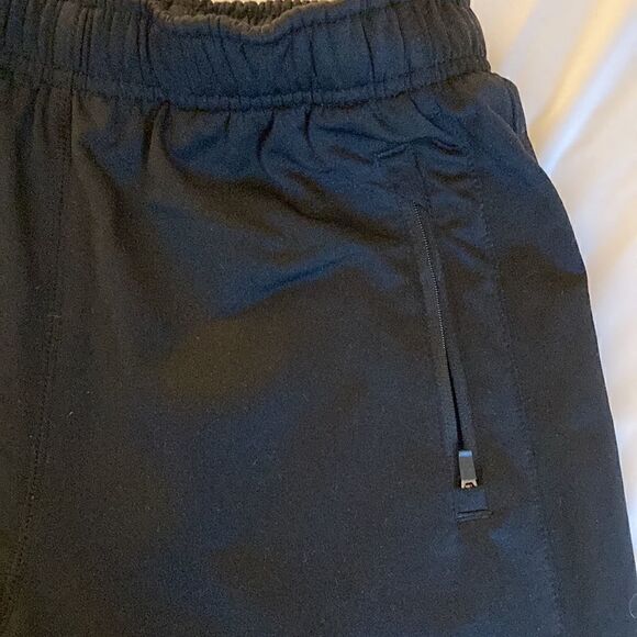 Wes & Willy Boys Black Fleece Joggers with Ankle Zipper. Size Medium. - Picture 5 of 8